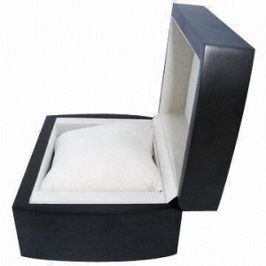 Gift-Box-luxury-craftmanship-design-leather-box